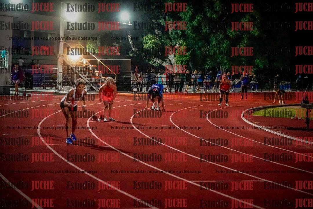 Fotos de las postas 4x100 m mixtas