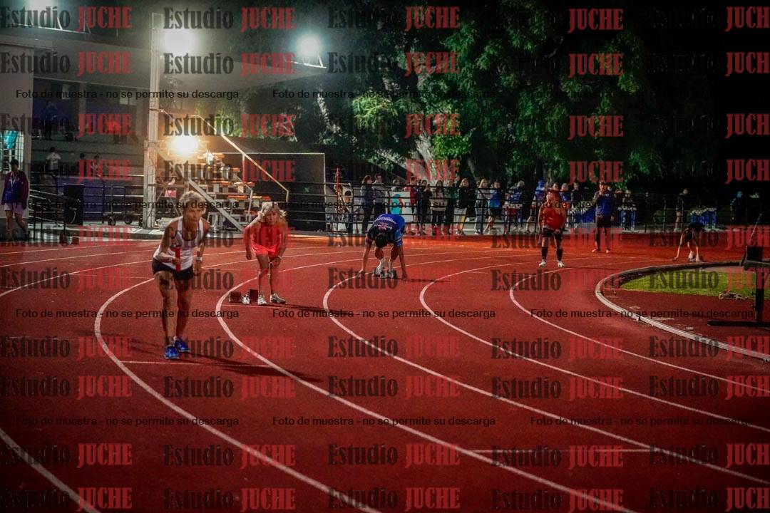 Fotos de las postas 4x100 m mixtas