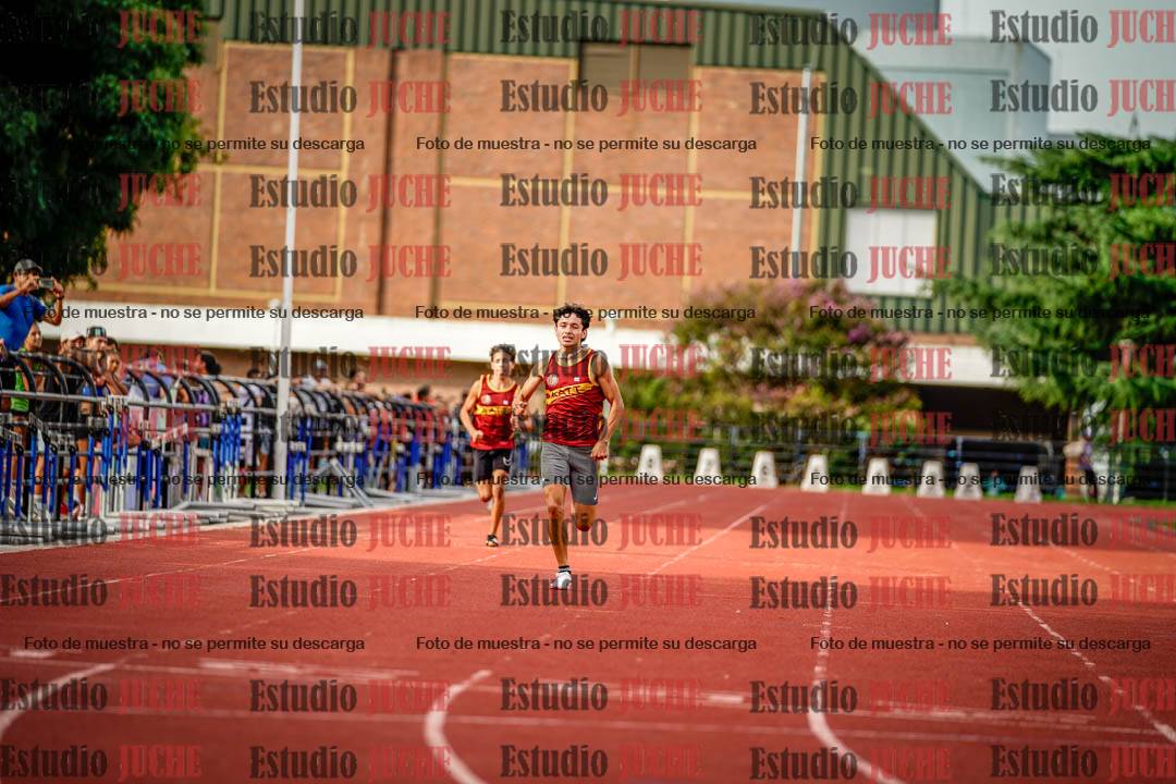 Fotos de los 400 m llanos de varones