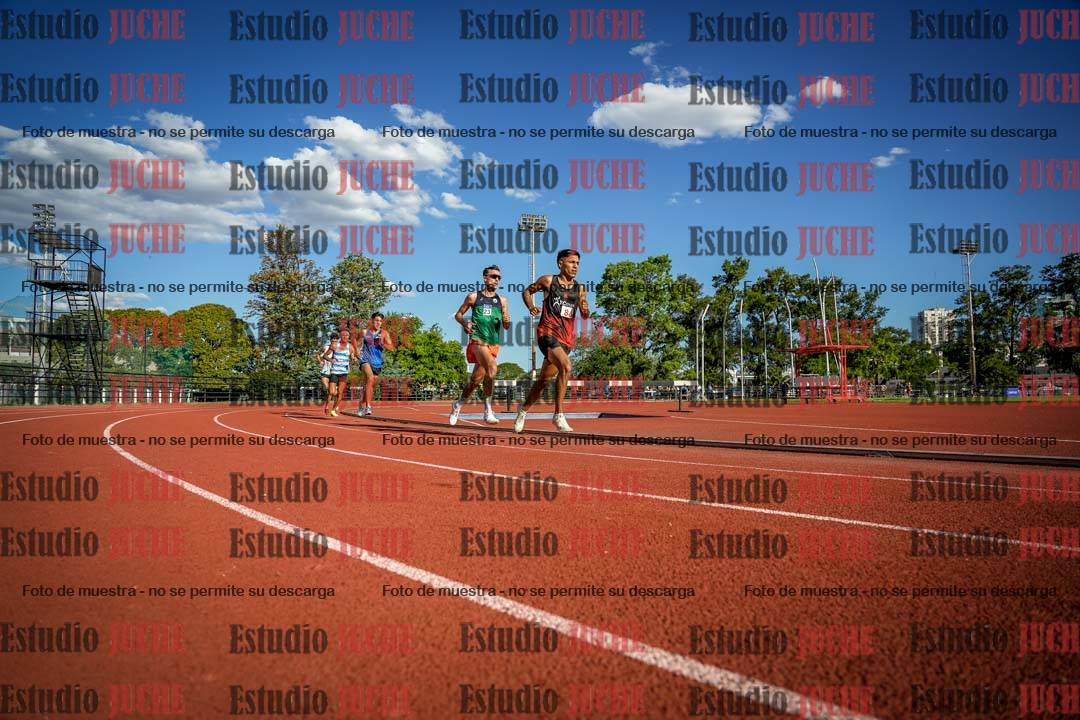 Fotos de los 3000 m llanos de varones