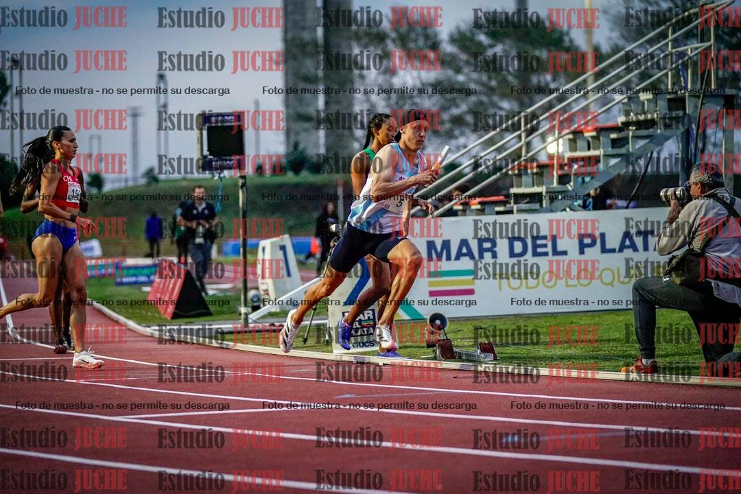 Fotos de los relevos 4x400 m mixtos