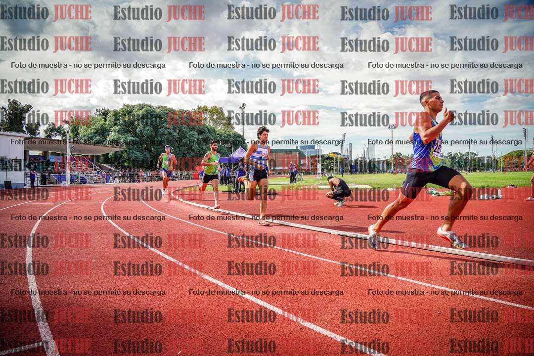 Fotos de los 800 m llanos de varones