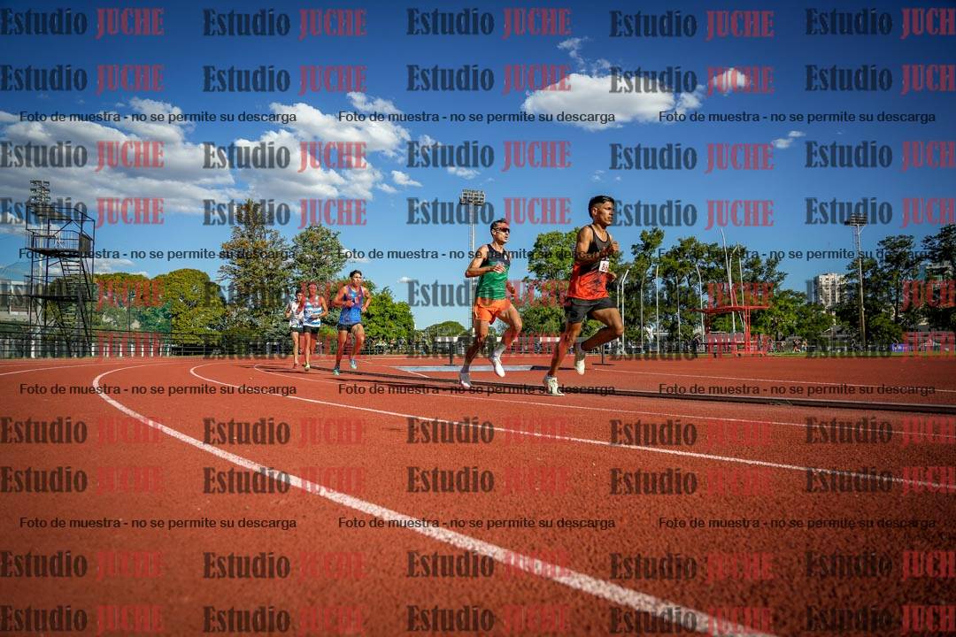 Fotos de los 3000 m llanos de varones
