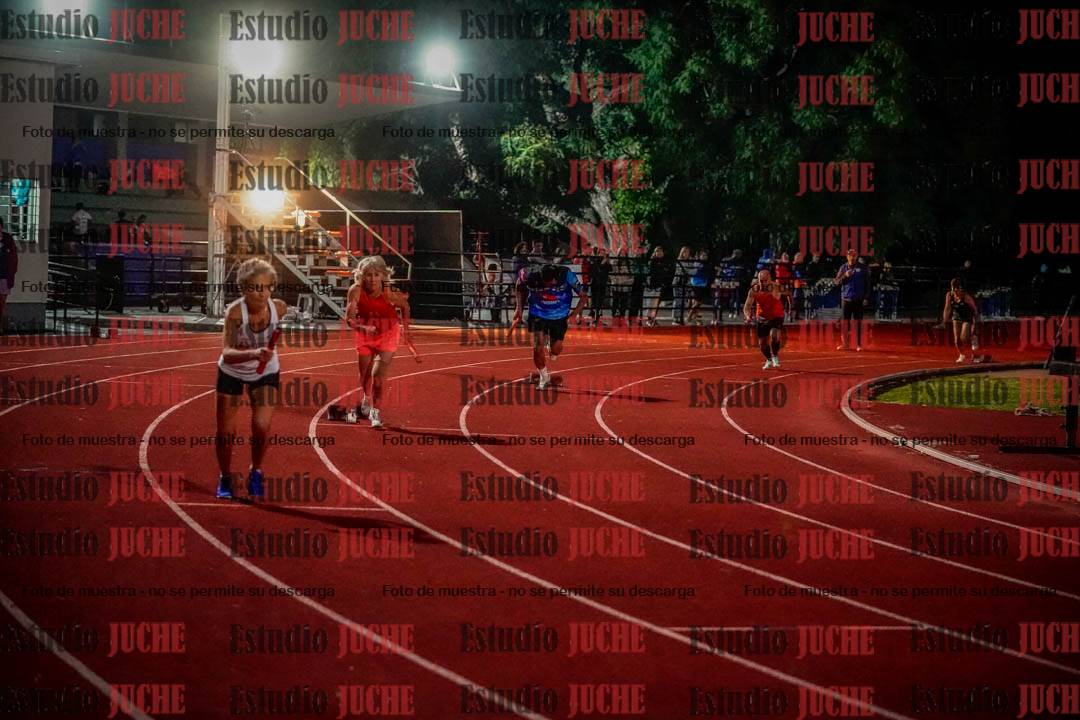 Fotos de las postas 4x100 m mixtas
