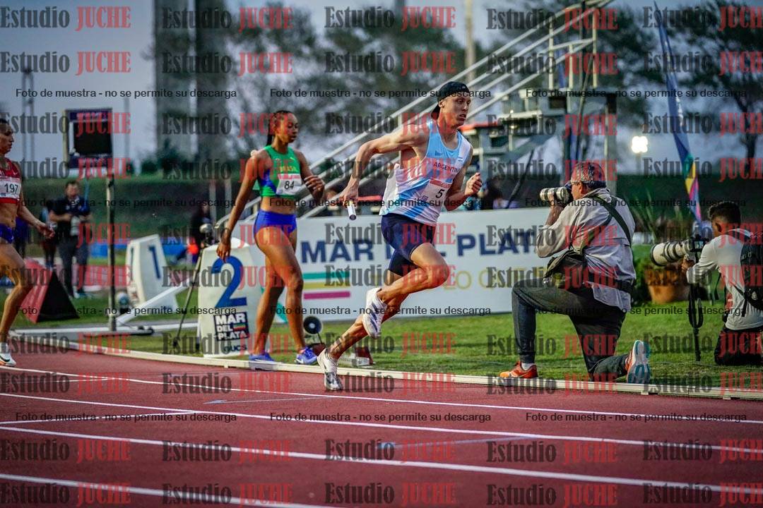 Fotos de los relevos 4x400 m mixtos