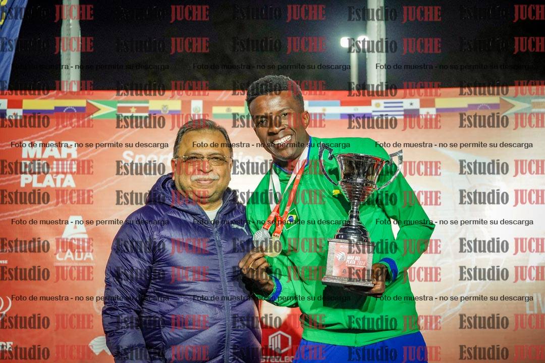 Fotos de algunos extras y podios del día 3