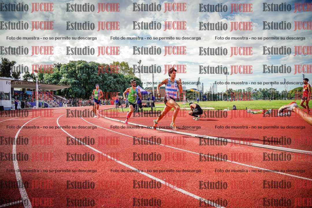 Fotos de los 800 m llanos de varones
