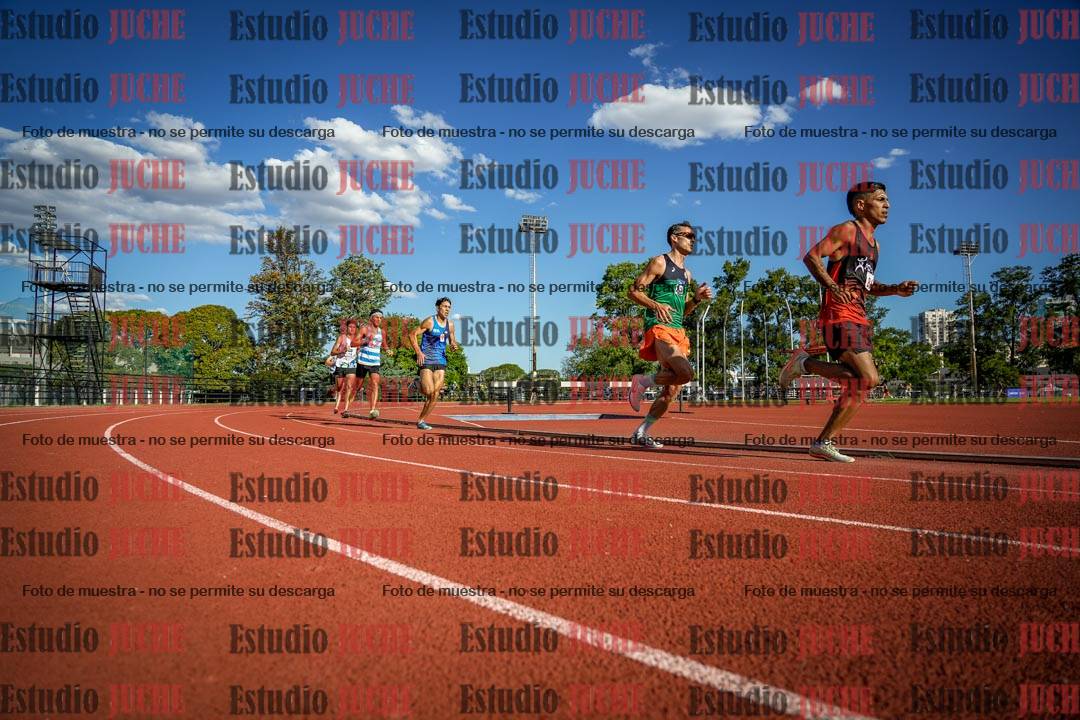Fotos de los 3000 m llanos de varones