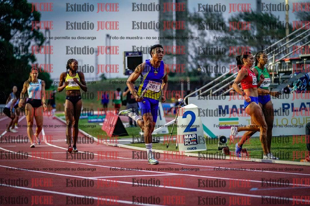 Fotos de los relevos 4x400 m mixtos