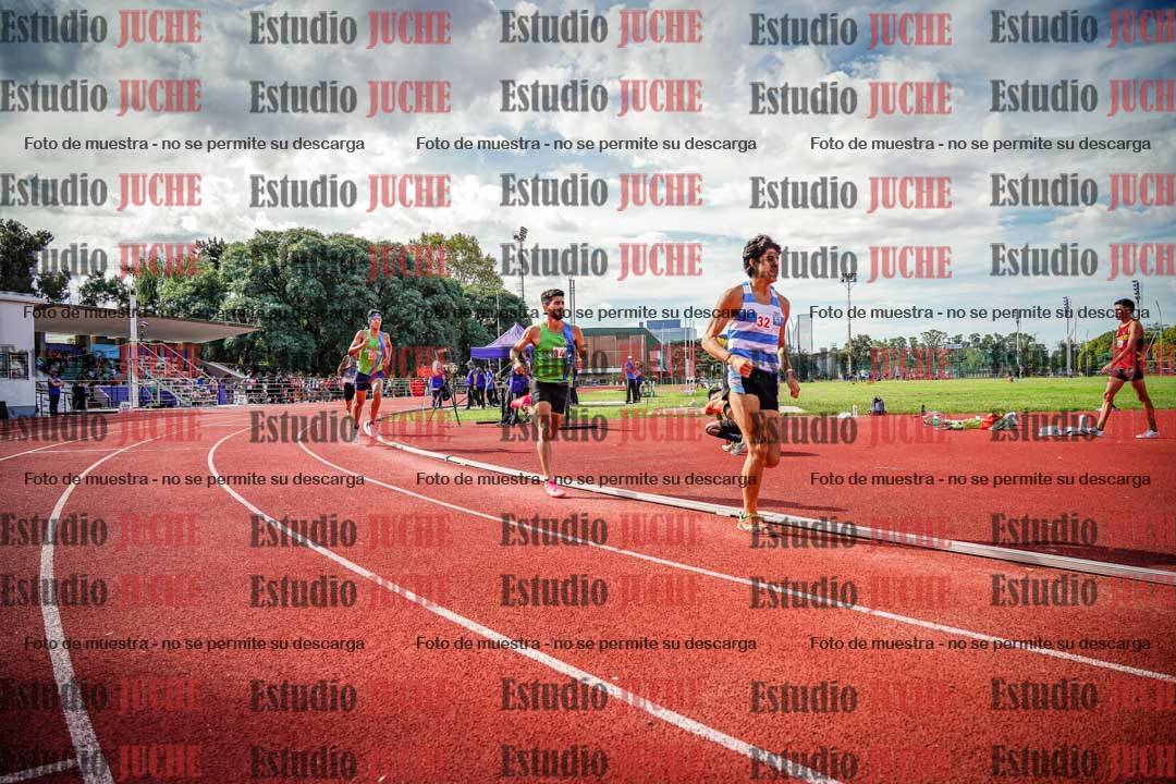 Fotos de los 800 m llanos de varones