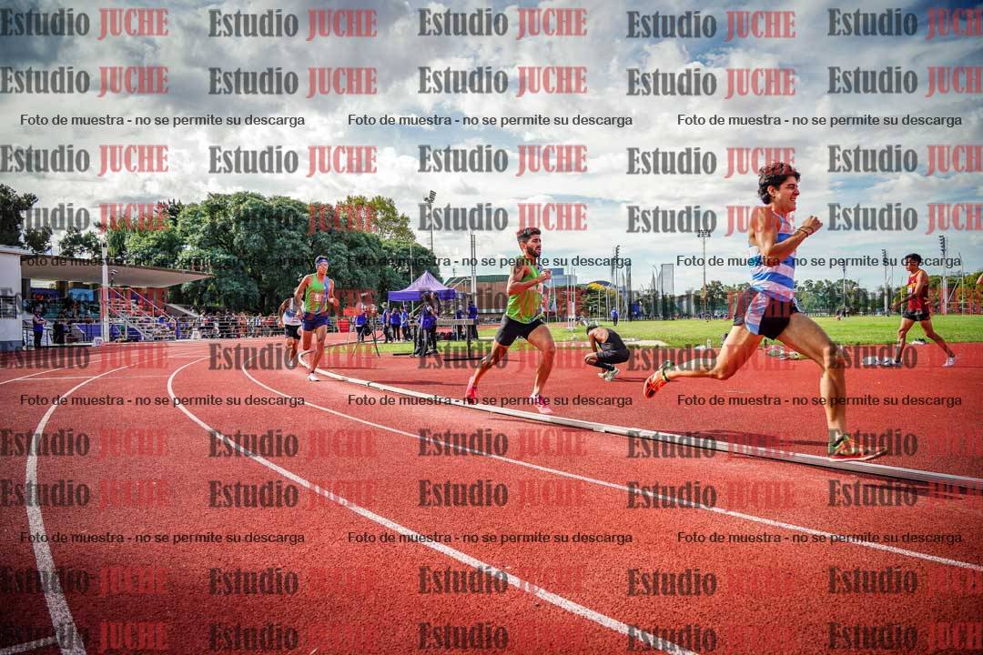 Fotos de los 800 m llanos de varones