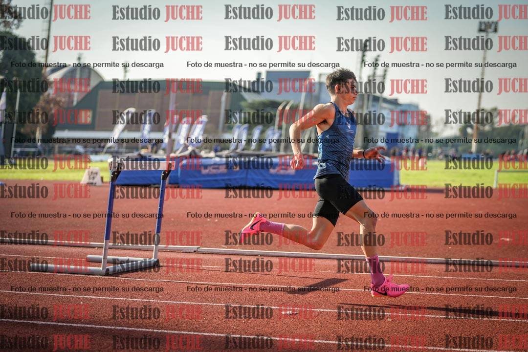 Fotos de los 400 m con vallas de varones