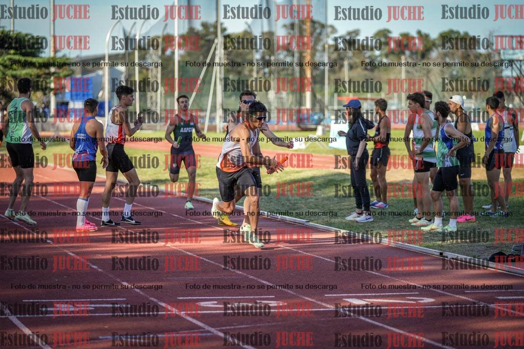 Fotos de las Postas 4x400 m de varones