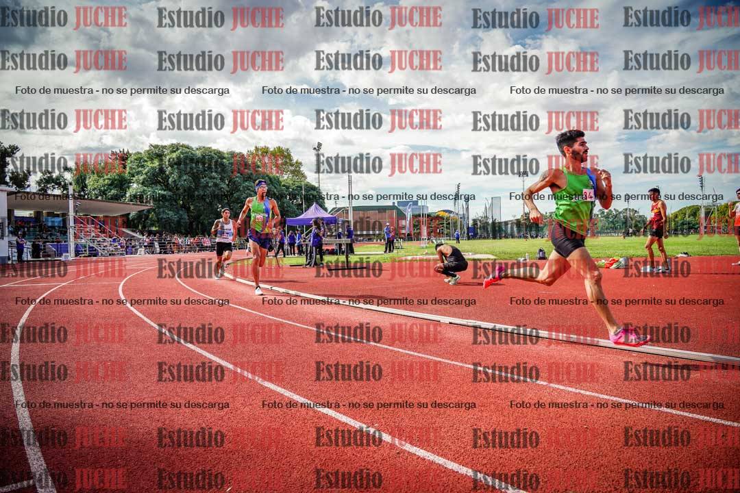 Fotos de los 800 m llanos de varones