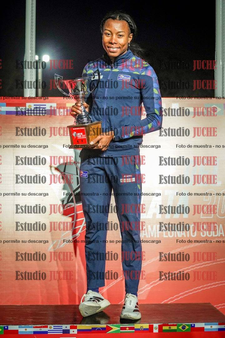 Fotos de algunos extras y podios del día 3
