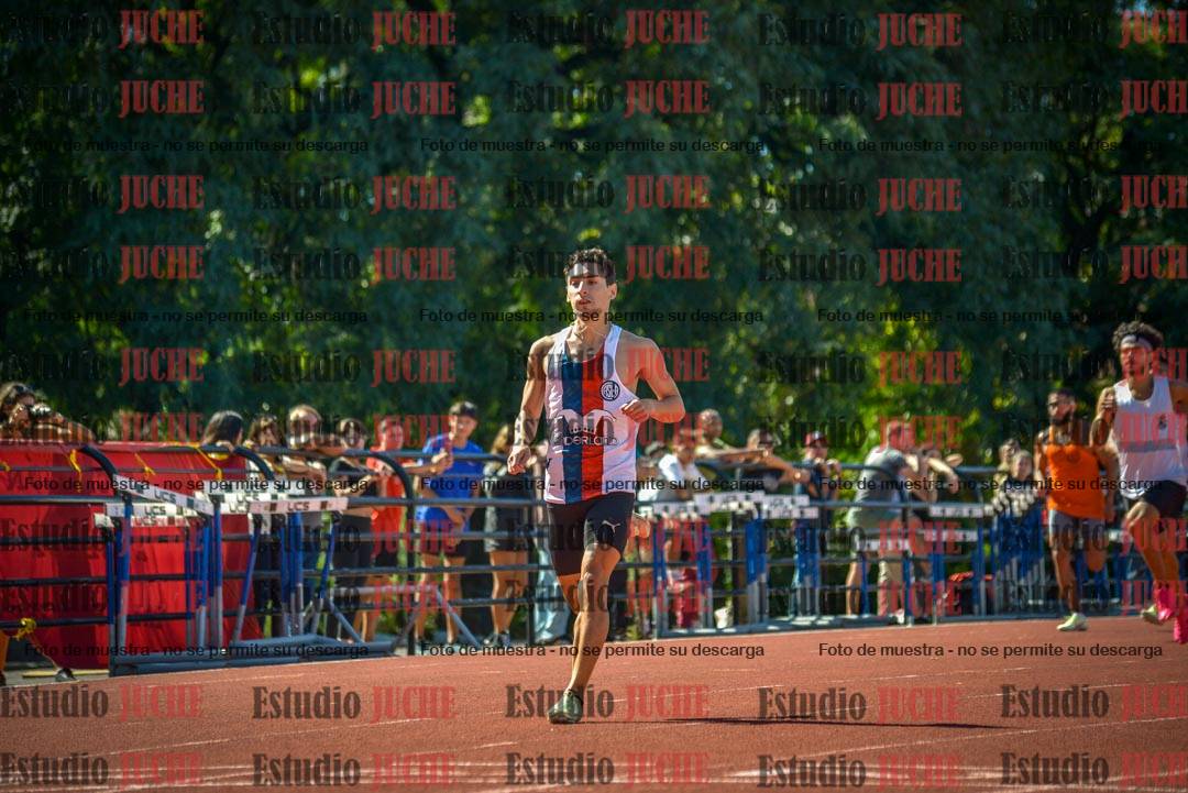 Fotos de los 400 m llanos de varones