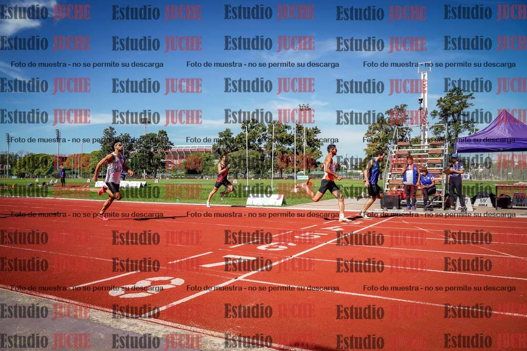 Fotos de los 400 m llanos de varones