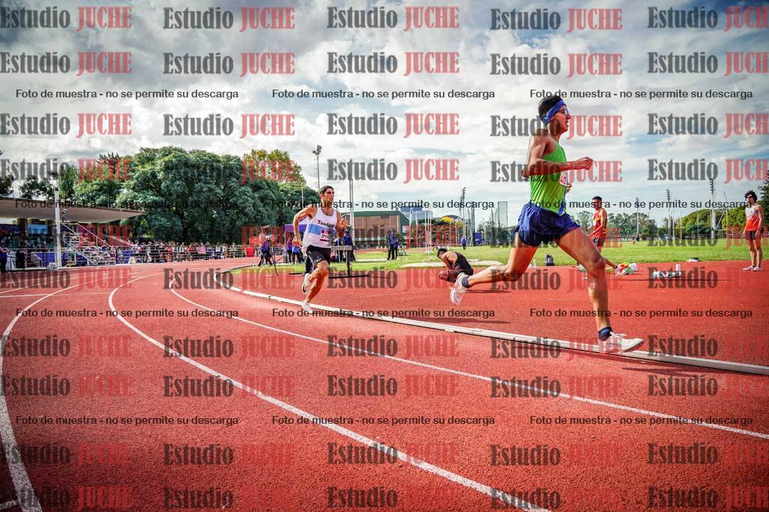 Fotos de los 800 m llanos de varones