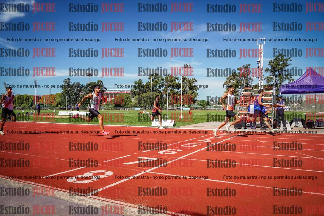 Fotos de los 400 m llanos de varones