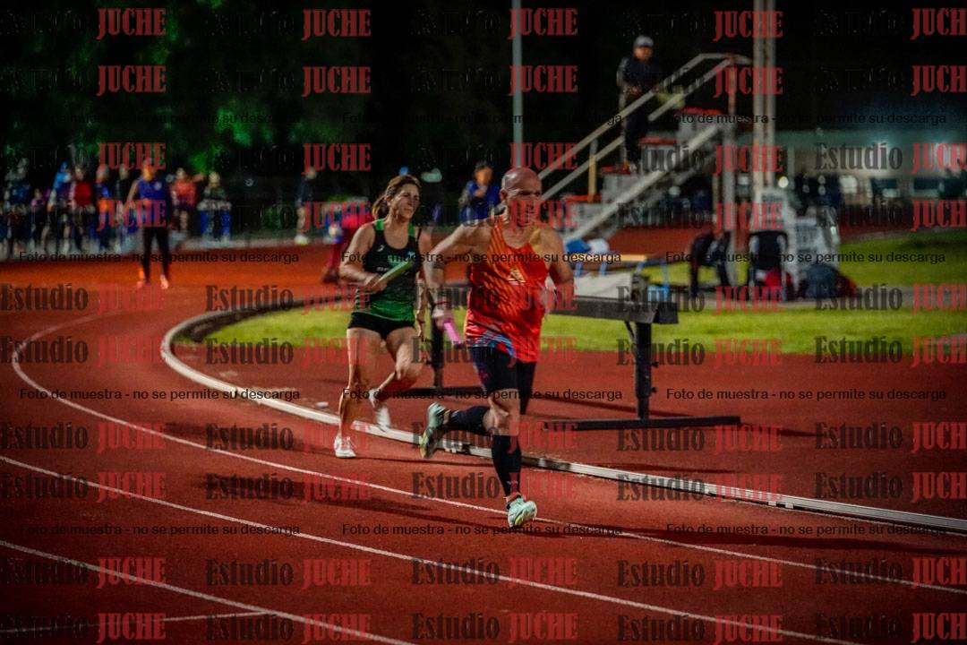 Fotos de las postas 4x100 m mixtas