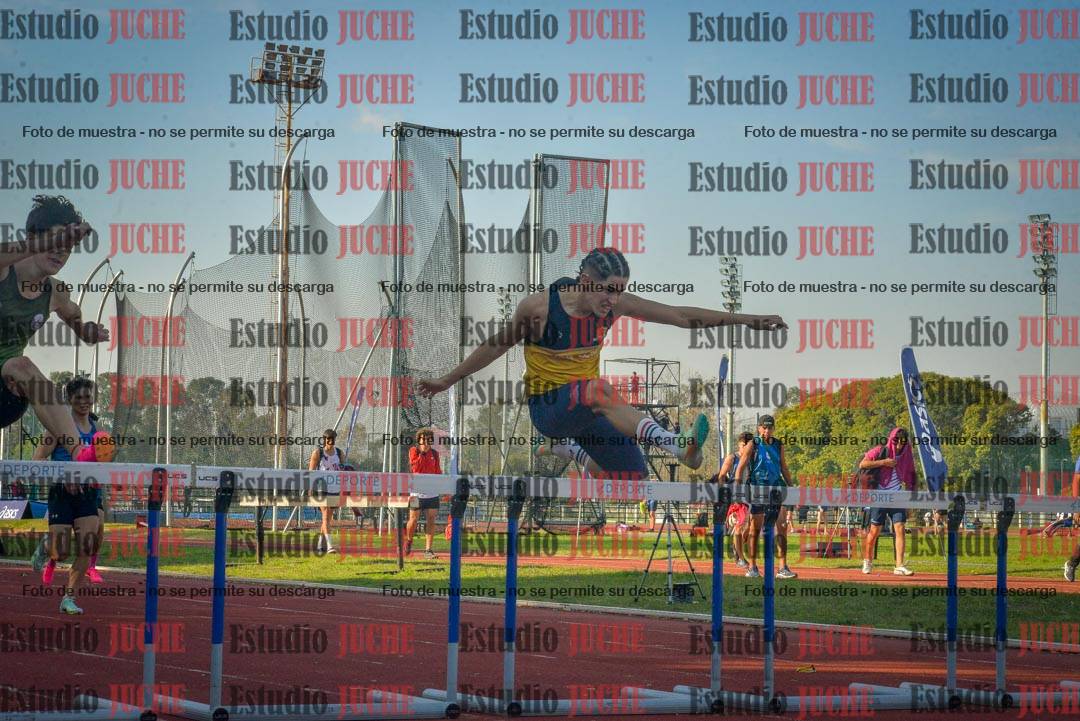 Fotos de los 400 m con vallas de varones
