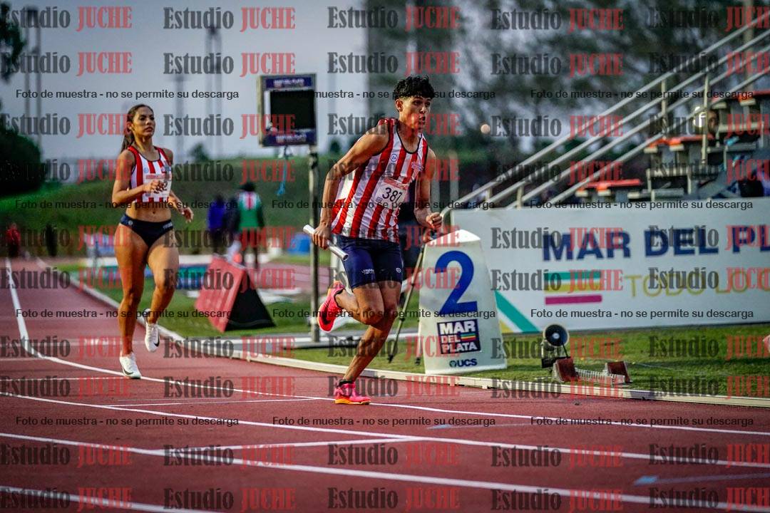 Fotos de los relevos 4x400 m mixtos