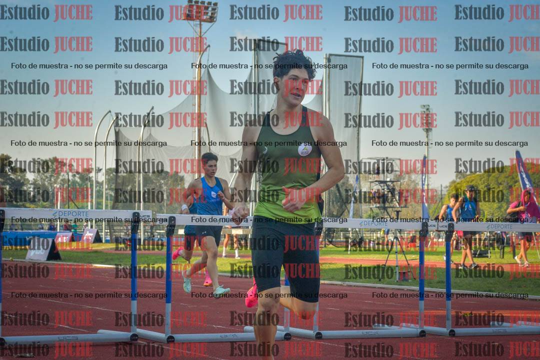 Fotos de los 400 m con vallas de varones