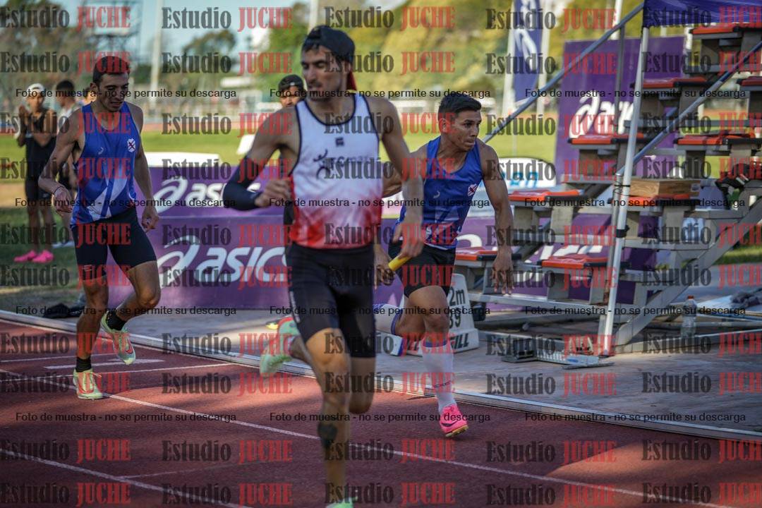 Fotos de las Postas 4x400 m de varones