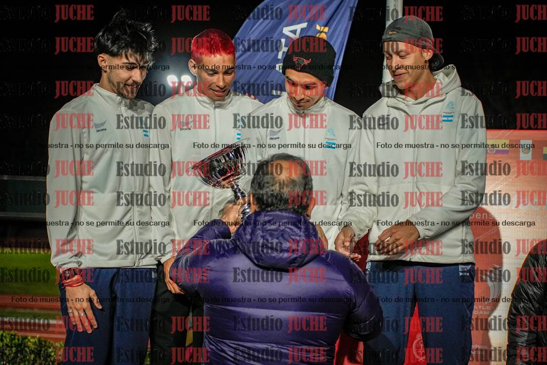 Fotos de algunos extras y podios del día 3