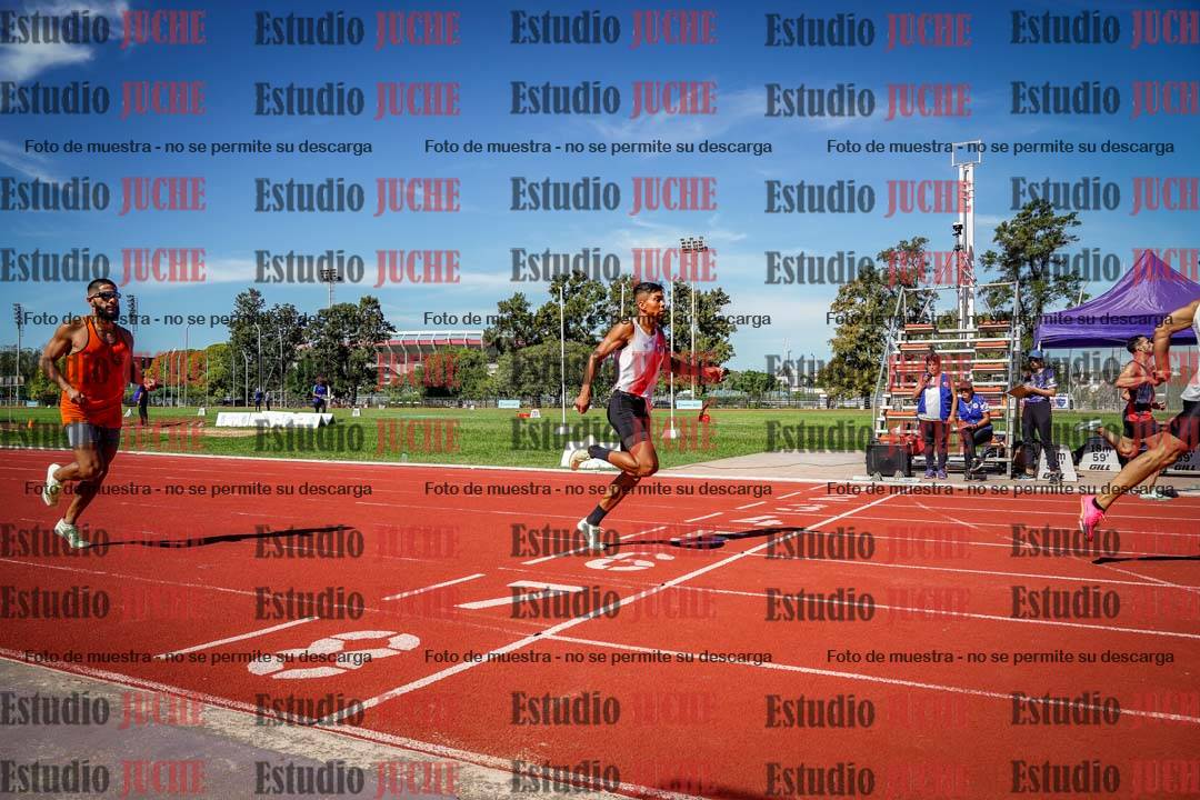 Fotos de los 400 m llanos de varones