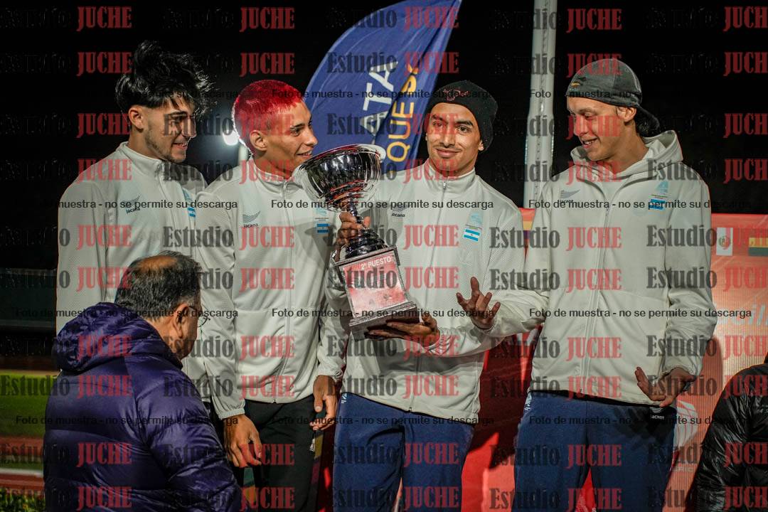 Fotos de algunos extras y podios del día 3