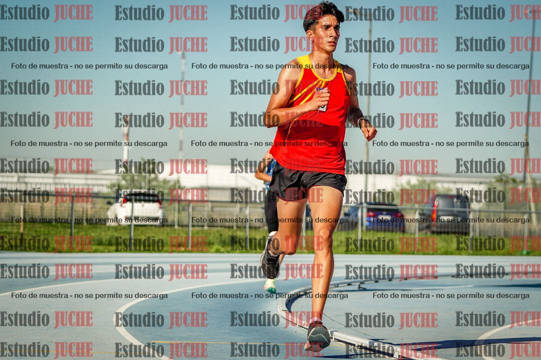 Fotos de los 3000 m llanos de varones