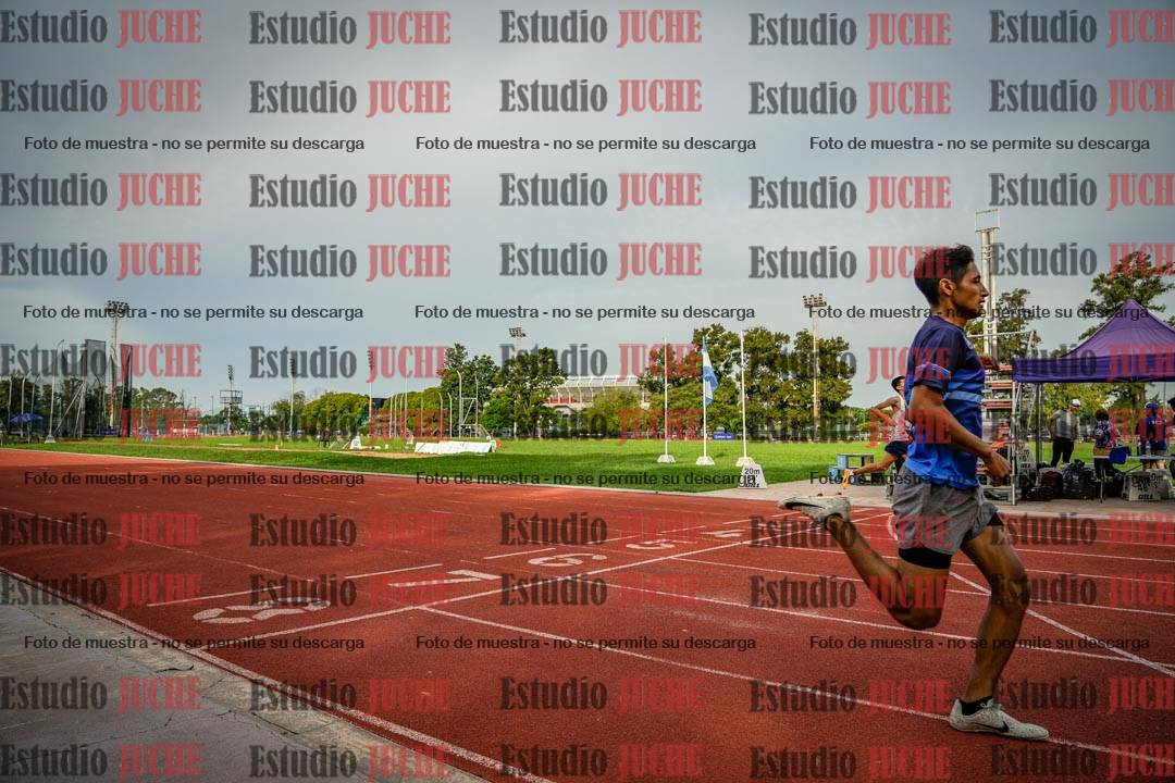 Fotos de los 400 m llanos de varones