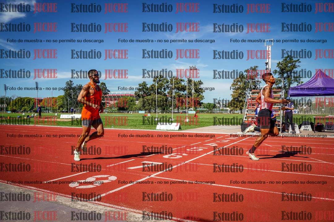 Fotos de los 400 m llanos de varones