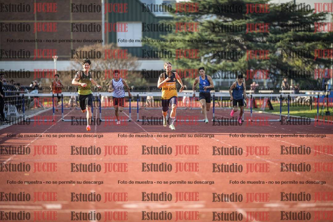 Fotos de los 400 m con vallas de varones