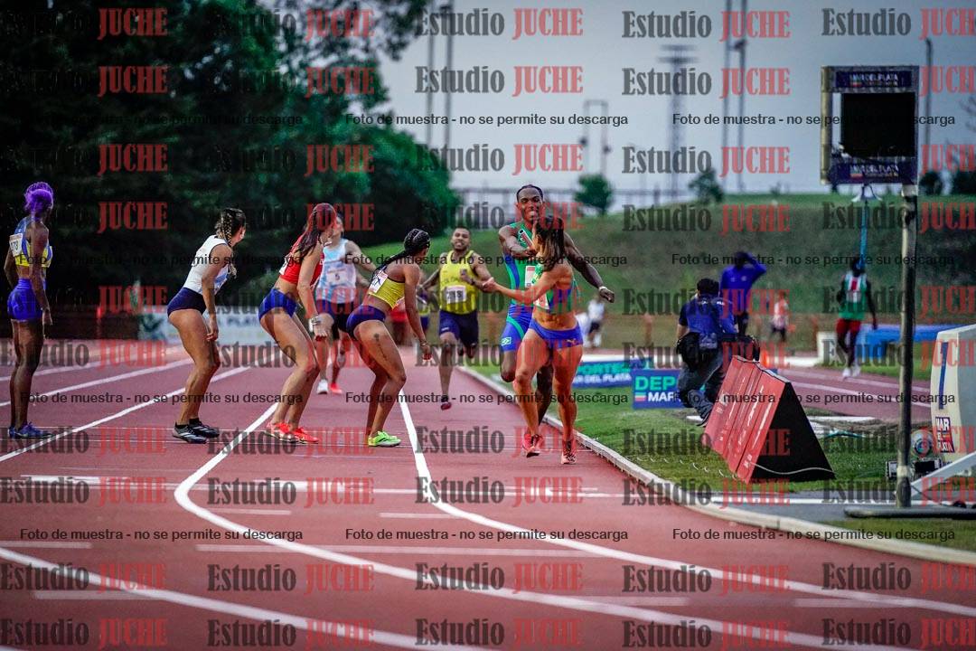 Fotos de los relevos 4x400 m mixtos