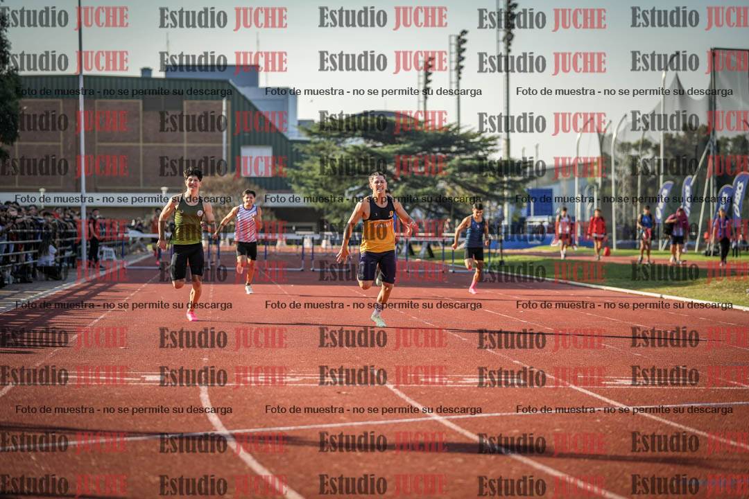 Fotos de los 400 m con vallas de varones