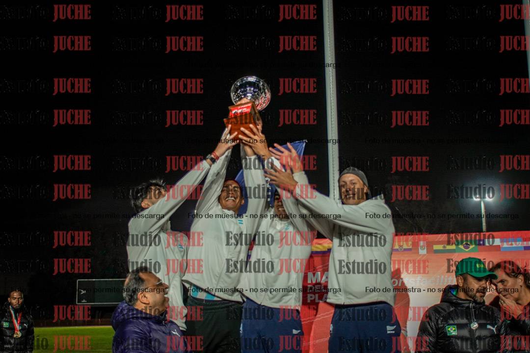 Fotos de algunos extras y podios del día 3