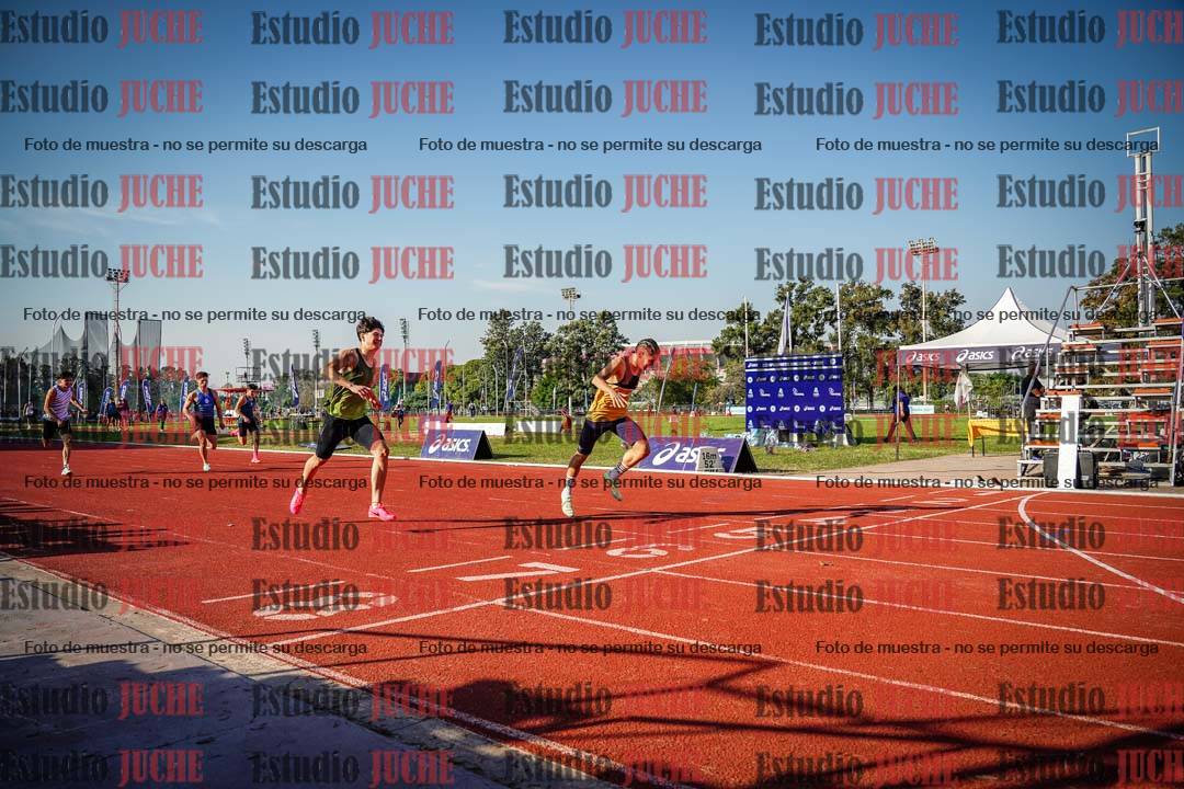 Fotos de los 400 m con vallas de varones