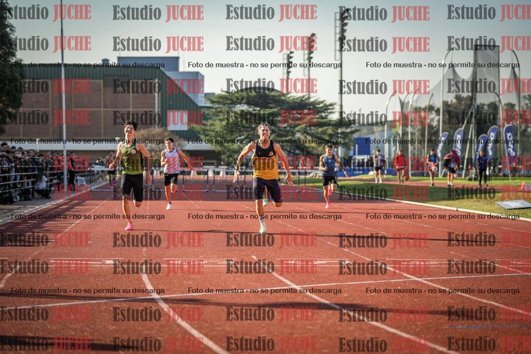 Fotos de los 400 m con vallas de varones