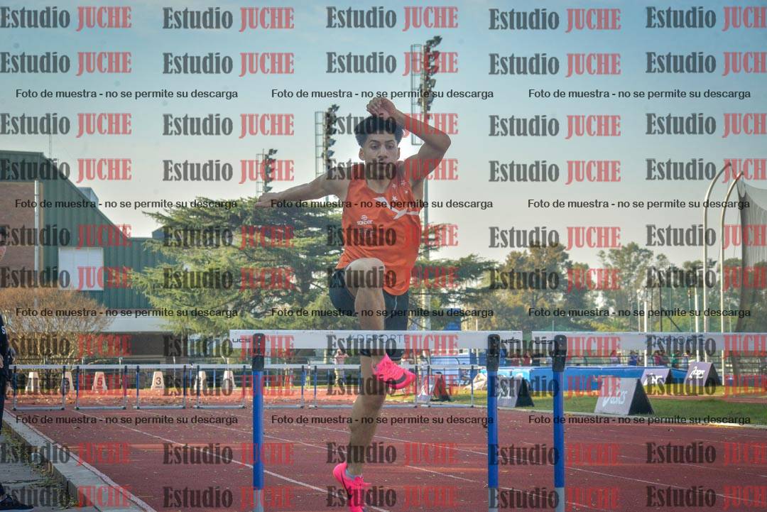 Fotos de los 400 m con vallas de varones