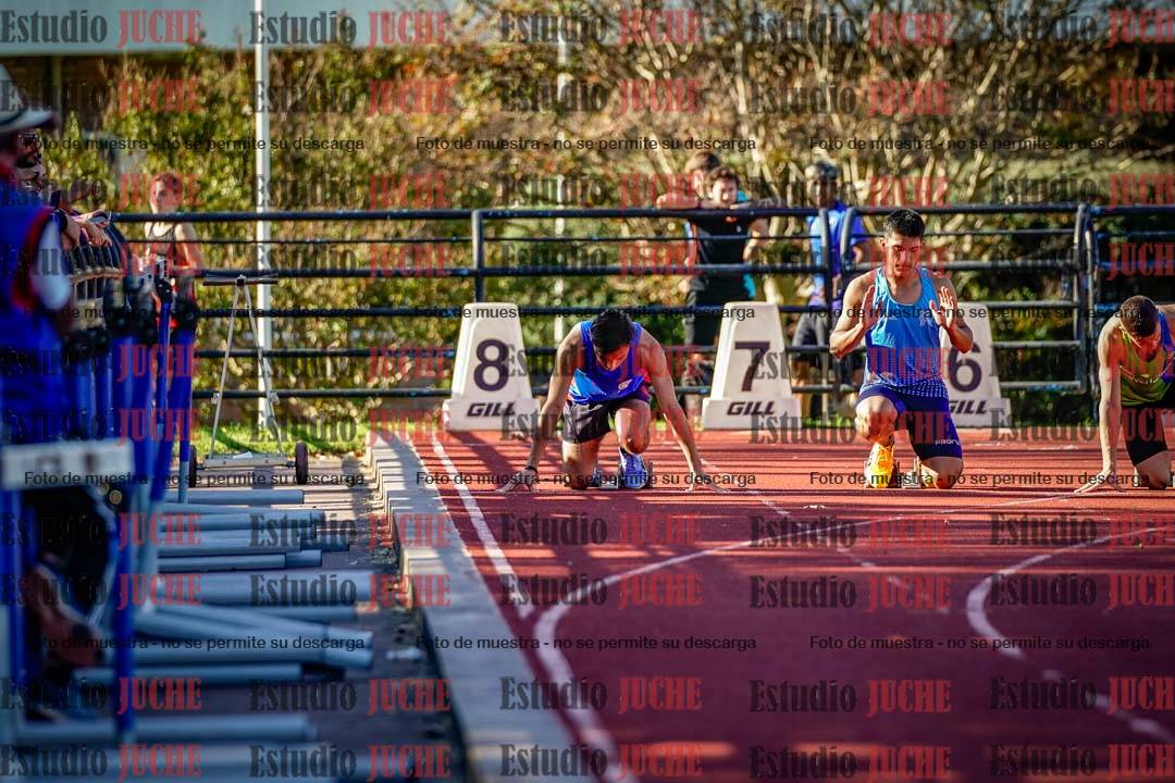 Fotos de los 100 m llanos de varones - FINAL