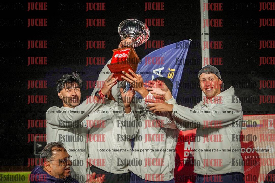 Fotos de algunos extras y podios del día 3