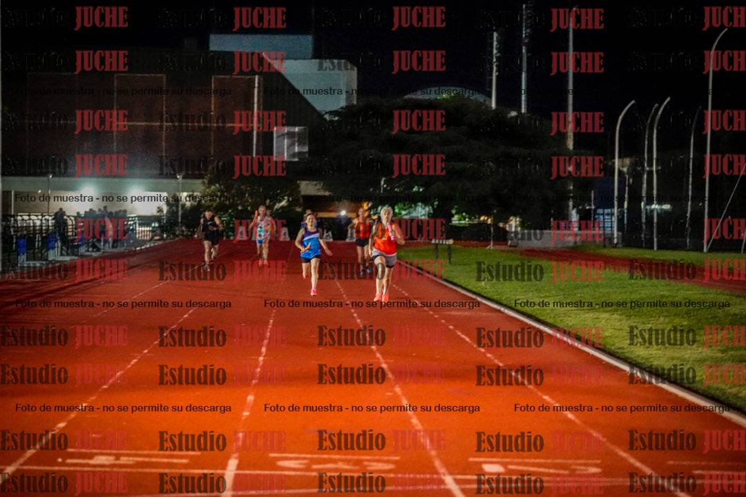 Fotos de las postas 4x100 m mixtas