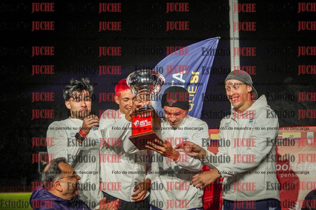 Fotos de algunos extras y podios del día 3
