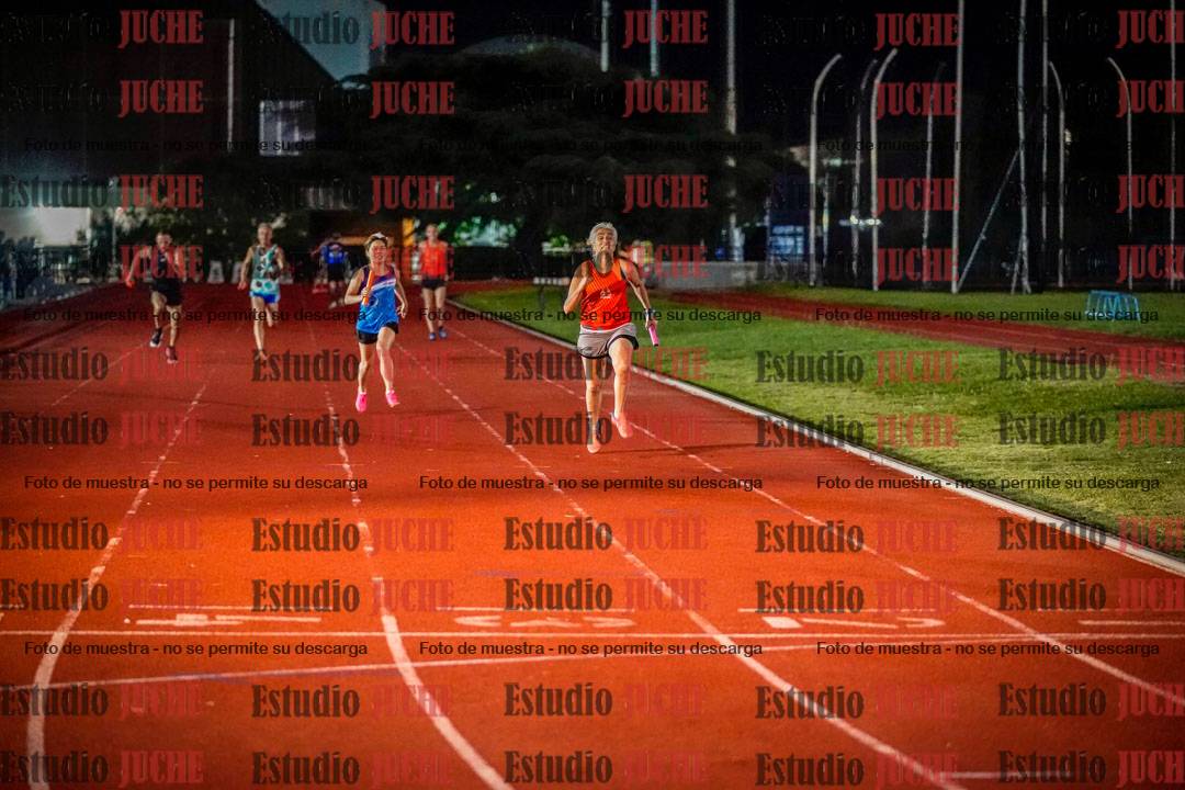 Fotos de las postas 4x100 m mixtas