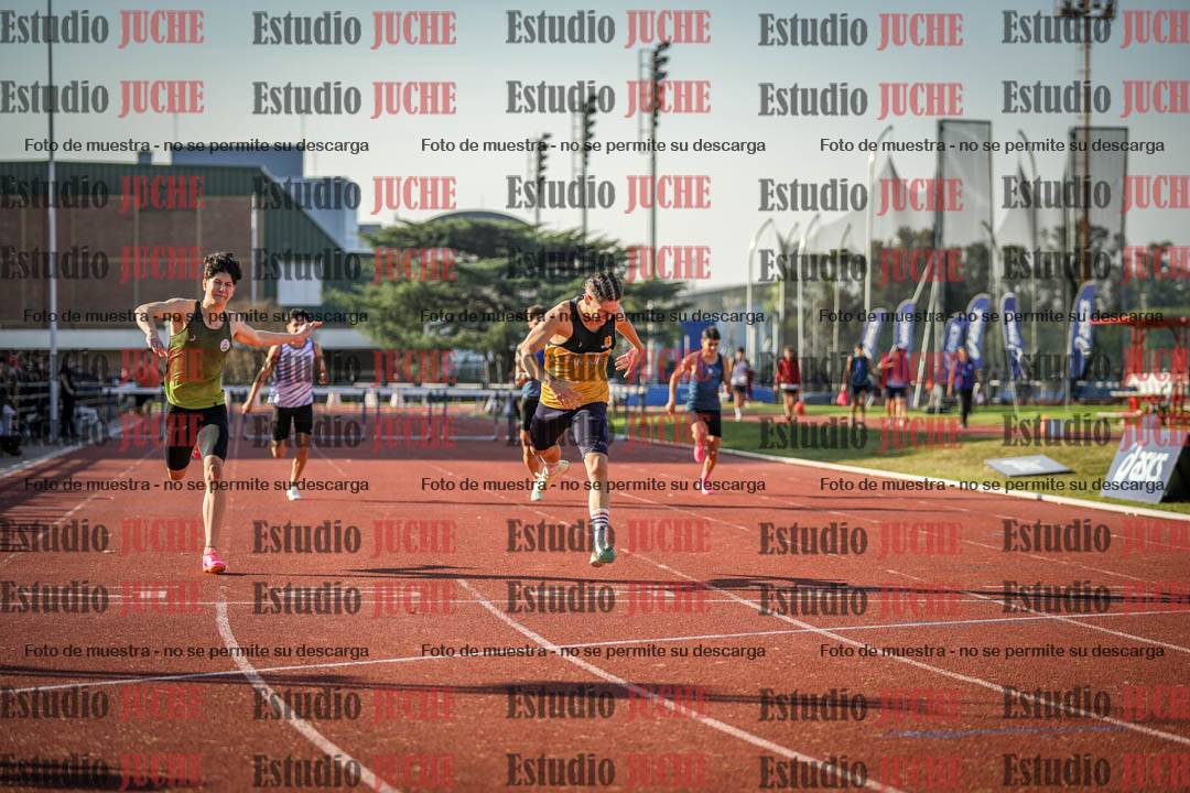 Fotos de los 400 m con vallas de varones