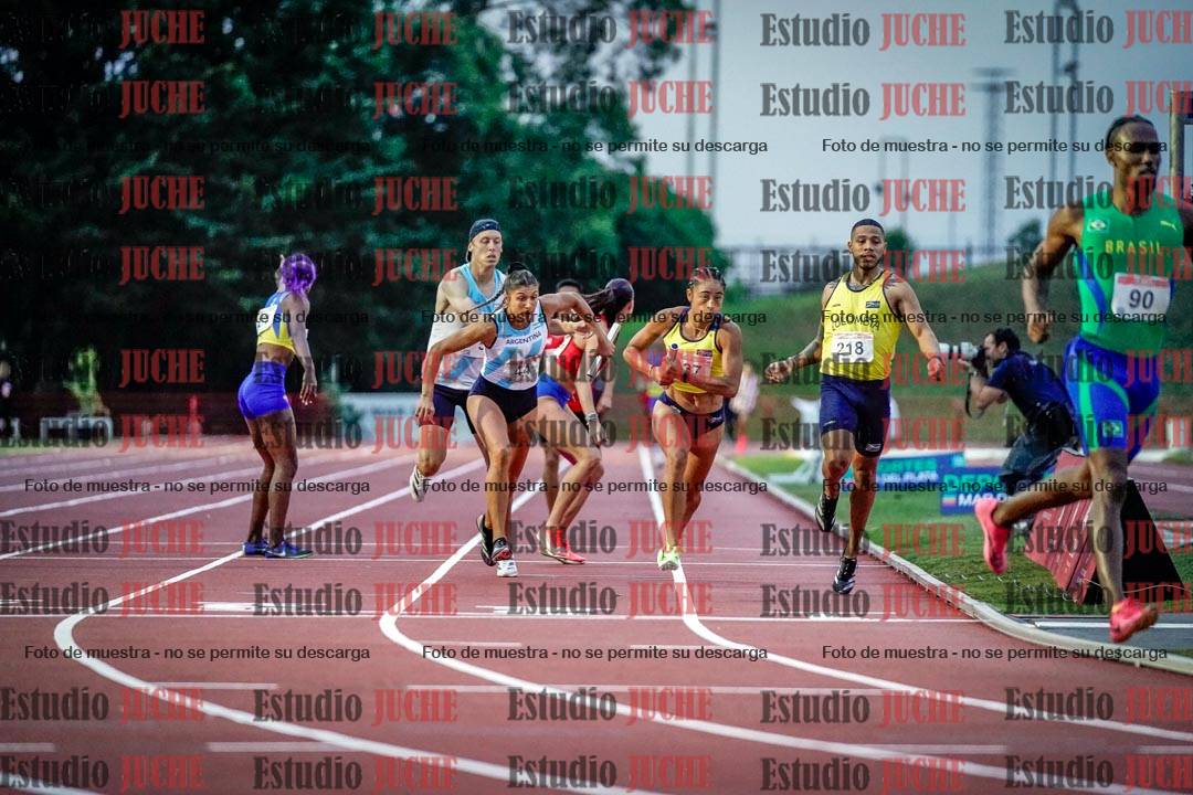 Fotos de los relevos 4x400 m mixtos