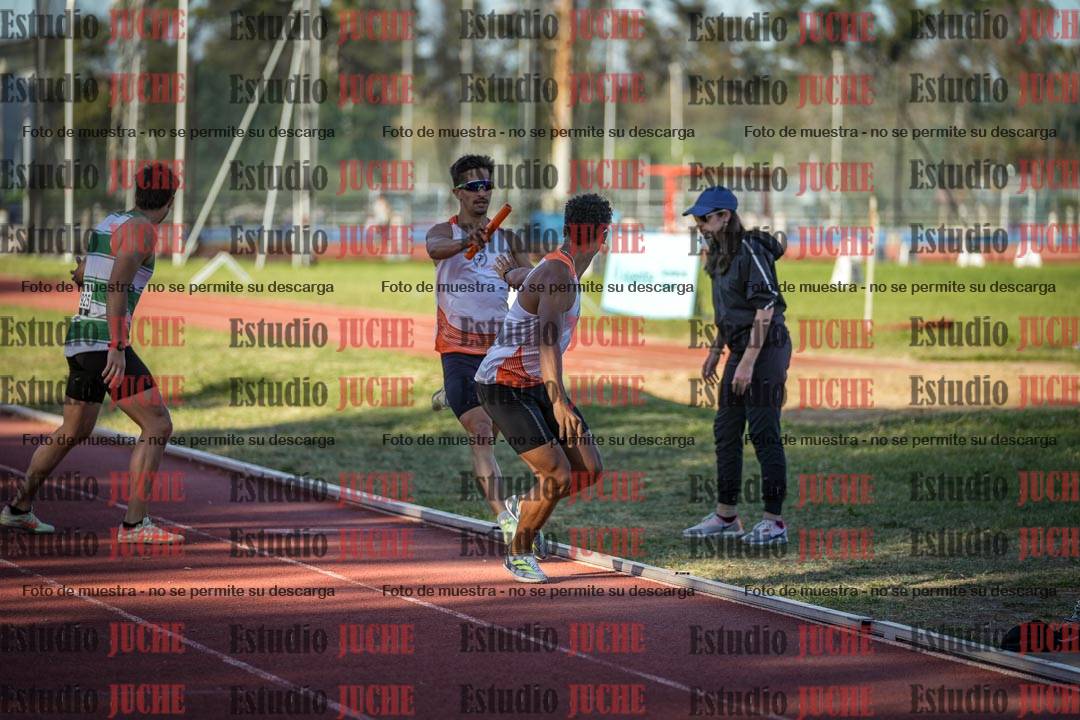 Fotos de las Postas 4x400 m de varones