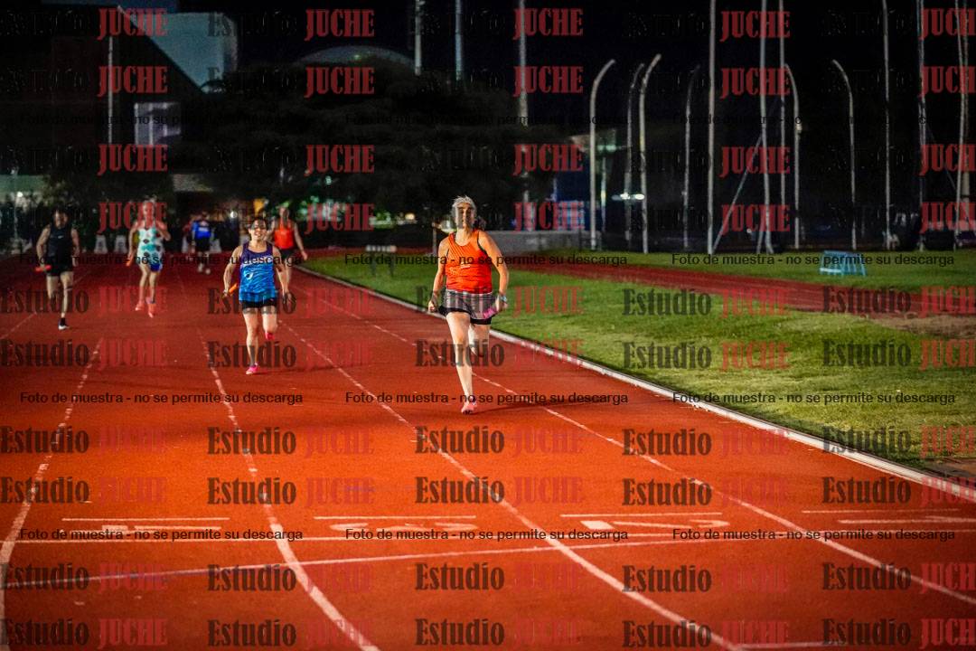 Fotos de las postas 4x100 m mixtas